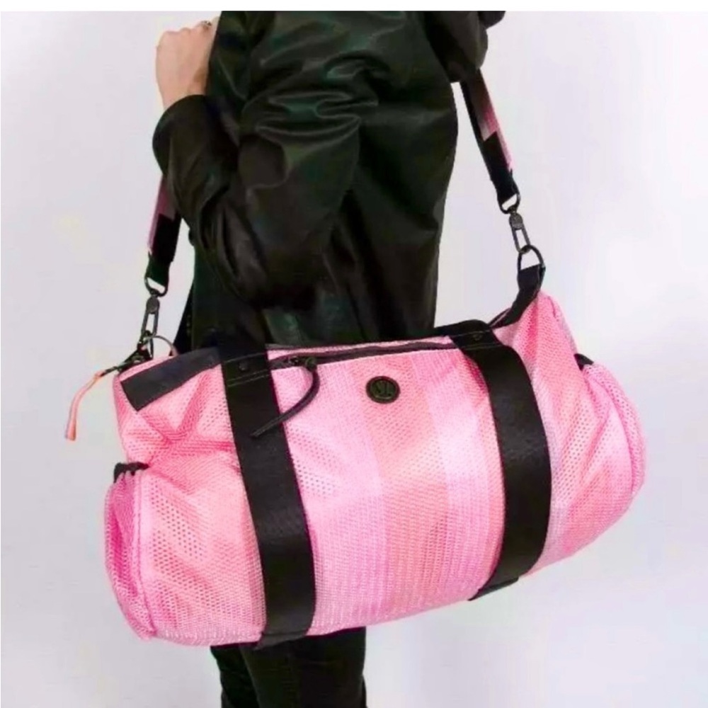 Lululemon Run On Duffle Gym Bag